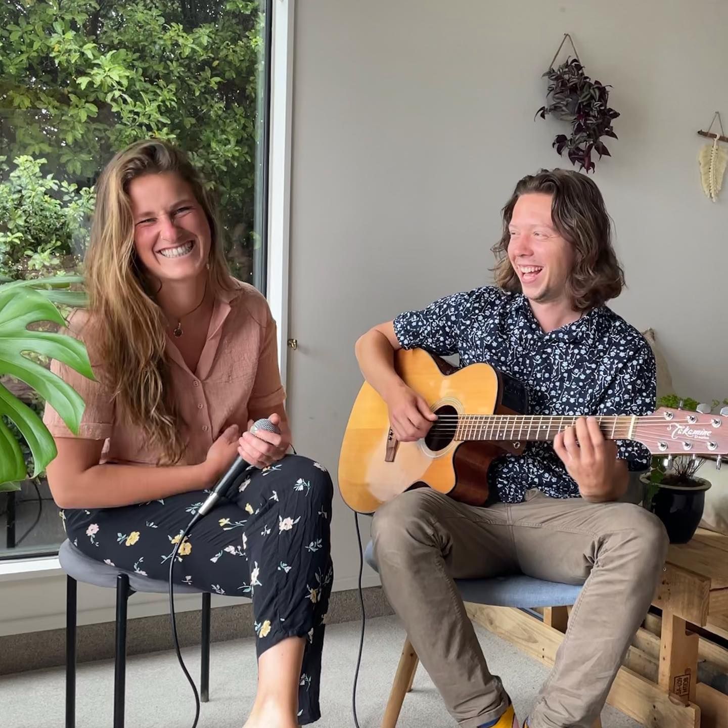 Elle and Alex at a living room session